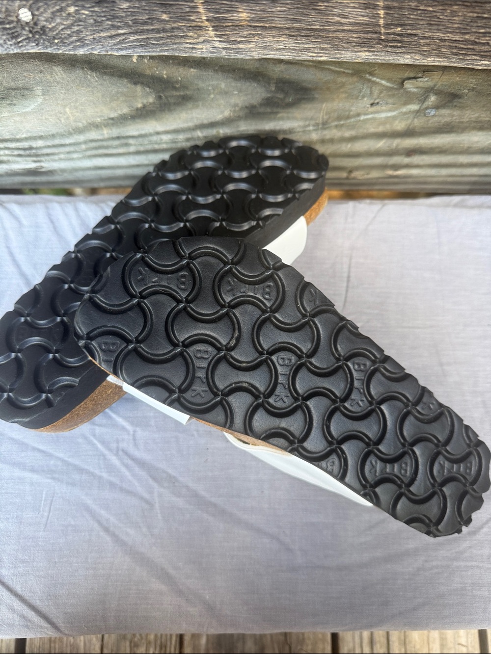White Cross-Strap Birkenstock sandals - Picture 4 of 4